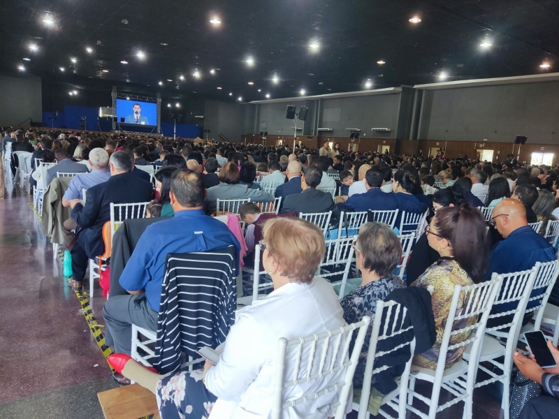 Plateia em congresso na Sala Principal